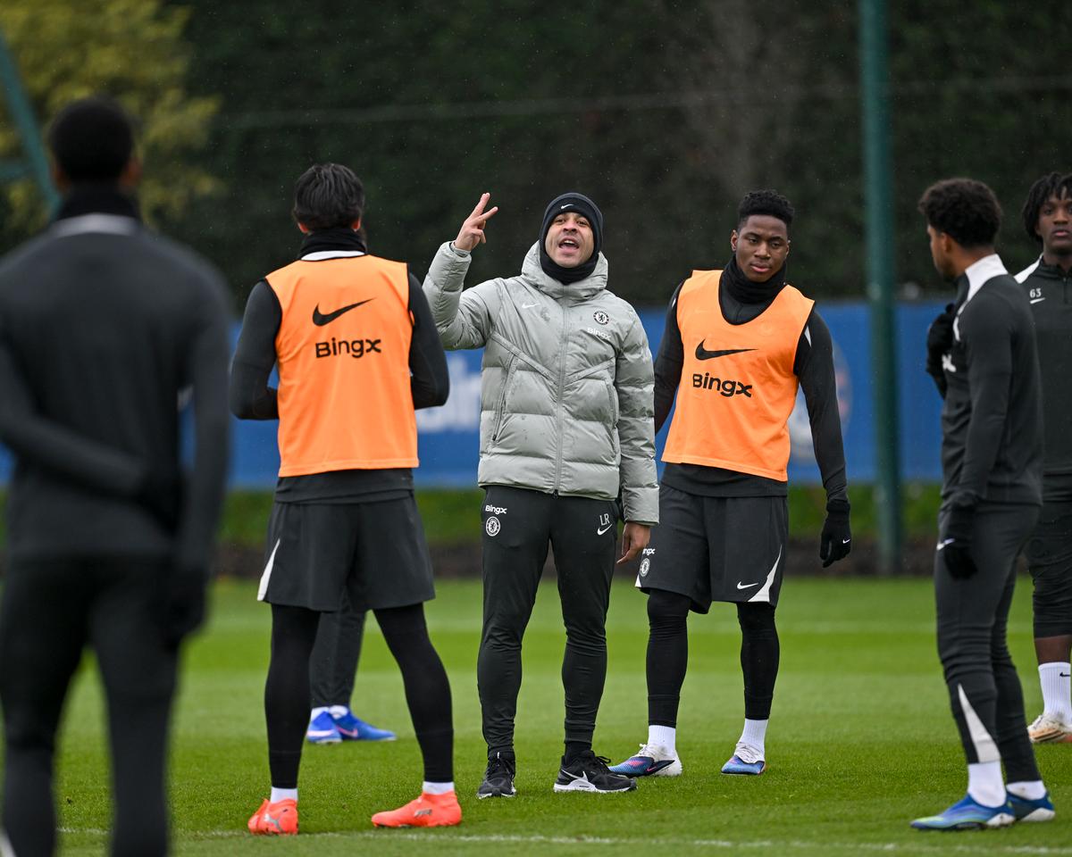 Liam Rosenior makes Chelsea selection vow after Arsenal U-turn - London Evening Standard