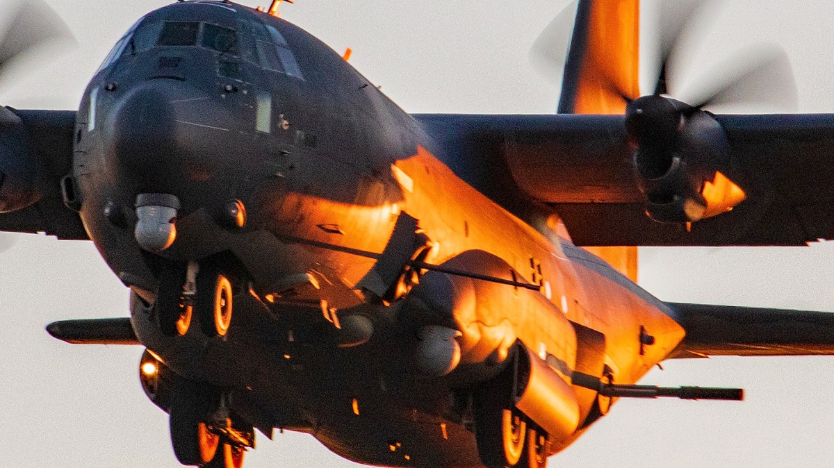 U.S. Special Ops Aircraft Arriving In UK Could Point To Looming Oil Tanker Boarding Operation