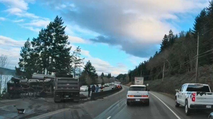 Highway 19 closed northbound near Parksville after vehicle incident