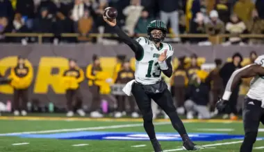 New Quarterback Enters Transfer Portal, Has Strong Josh Heupel Connection