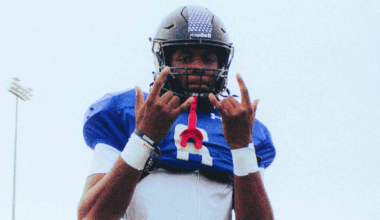 Four-star EDGE Cameron Hall commits to Texas