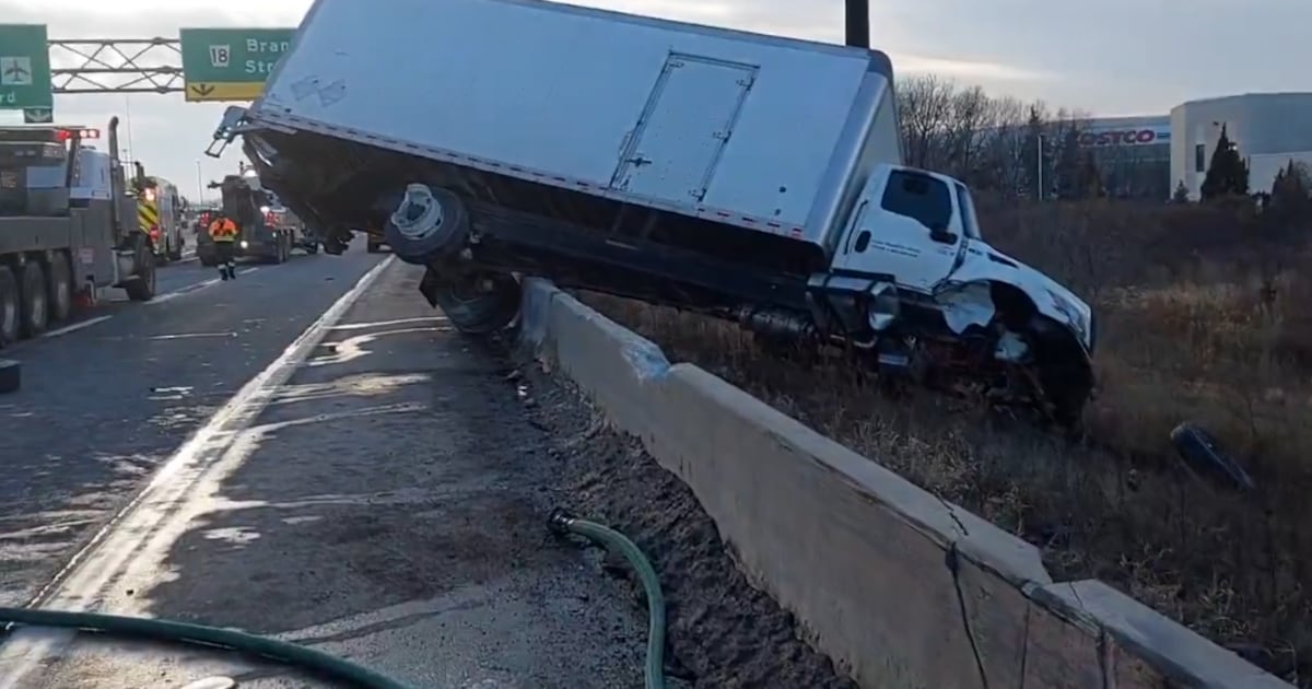 Truck spills diesel along Fort-Erie bound lanes of QEW in Burlington: OPP