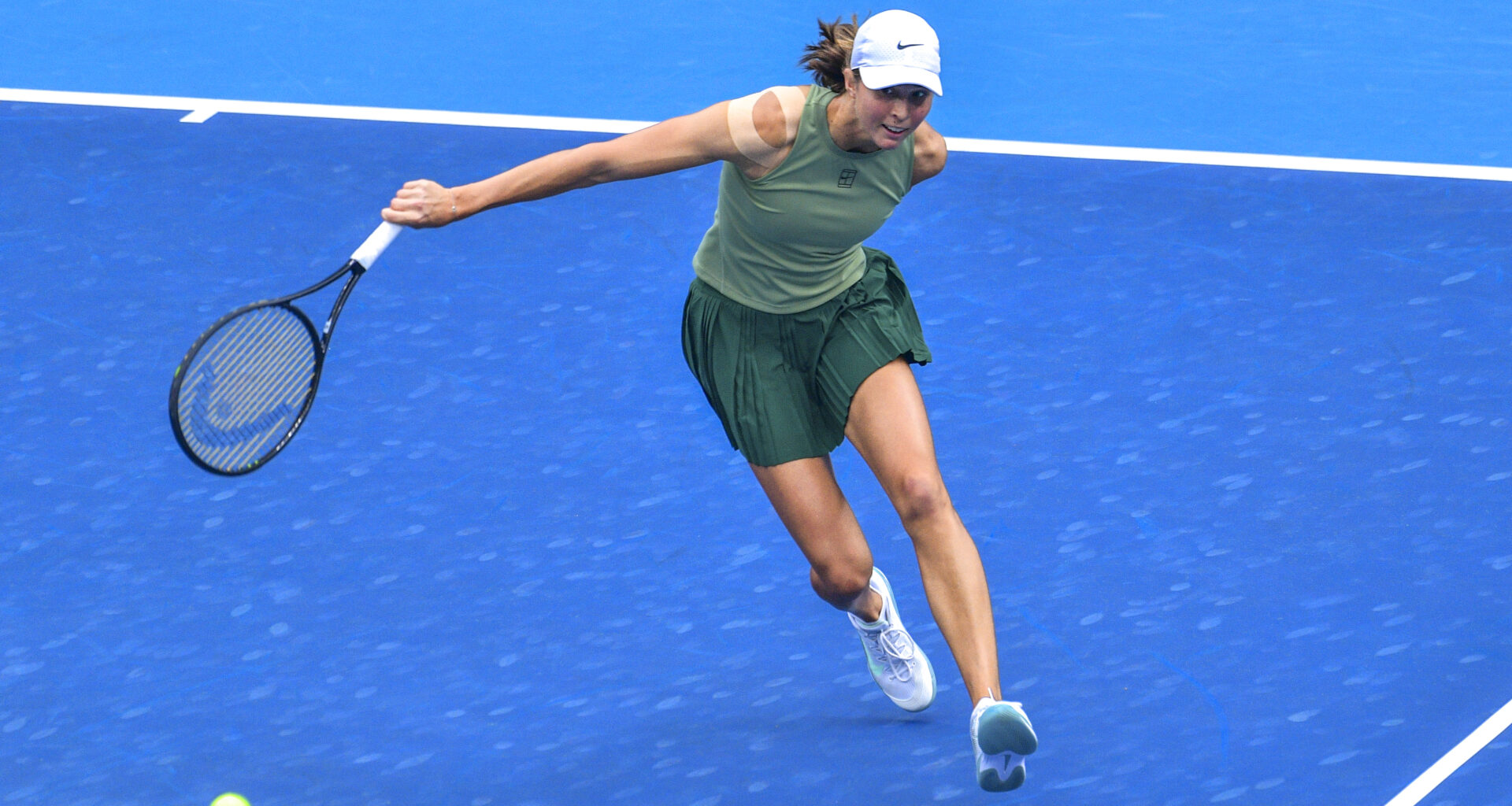 Tagger, Stephens score comeback wins in Australian Open qualifying