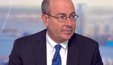 "The economy has two engines: AI and the rich"