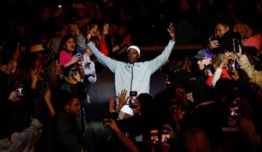 Kahleah Copper drew huge cheers from the crowd as she played for Rose Basketball Club in her hometown.