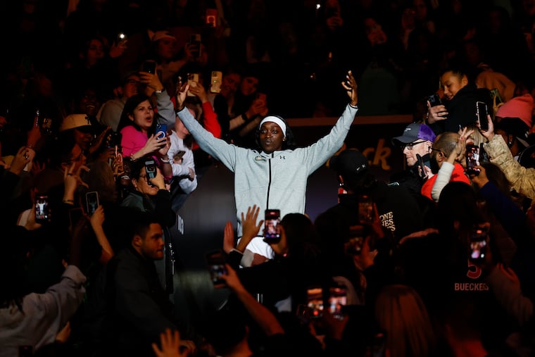 Kahleah Copper drew huge cheers from the crowd as she played for Rose Basketball Club in her hometown.