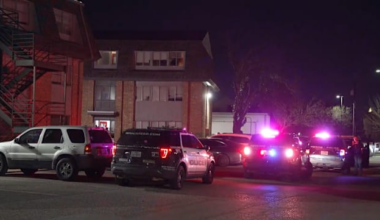 Man shot after allegedly assaulting girlfriend, turning on 2 women who tried to help in Sunnyside