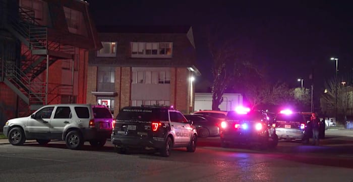 Man shot after allegedly assaulting girlfriend, turning on 2 women who tried to help in Sunnyside