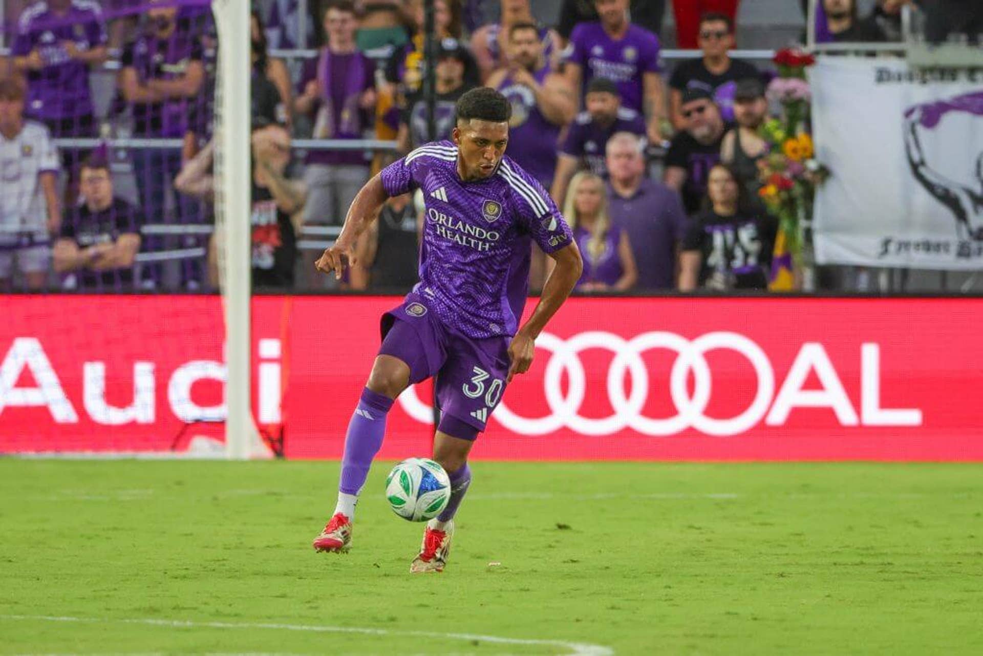 Orlando City right back Alex Freeman