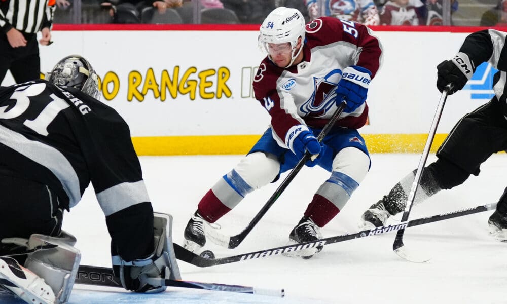 Two Avalanche Forwards Suffer Injuries, Will Travel With Team