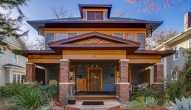 Honoring History in a 1918 Winnetka Heights Prairie Four-Square