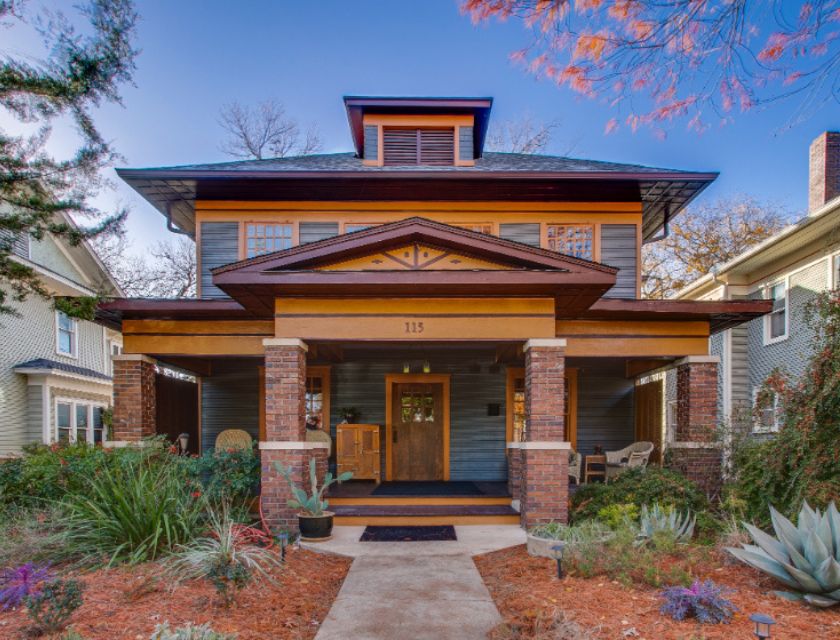 Honoring History in a 1918 Winnetka Heights Prairie Four-Square