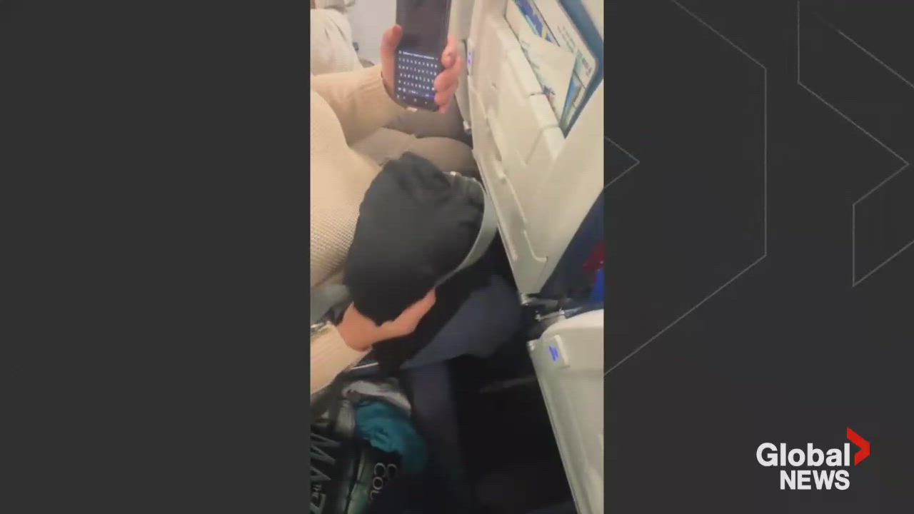 Click to play video: 'WestJet passenger says airline wants them to ‘pay for the other leg’ in cramped airplane'