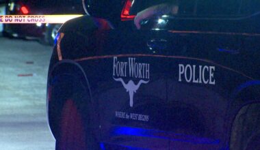 1 dead, another person hospitalized after crash following police chase in Fort Worth, officials say