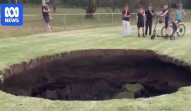 Banyule locals question whether North East Link caused sinkhole at Heidelberg football oval