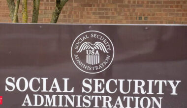 maximize Social Security income: Why some Americans retire early but delay Social Security, and how the strategy works