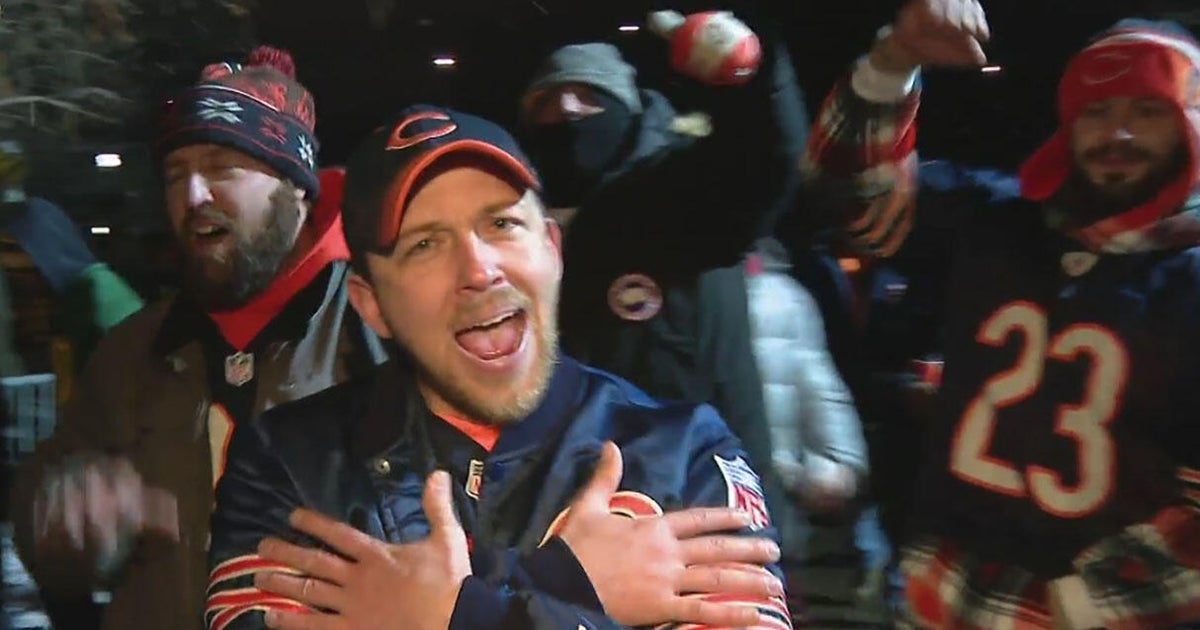Fans thrilled as Bears come from behind, beat Packers in NFC playoff game