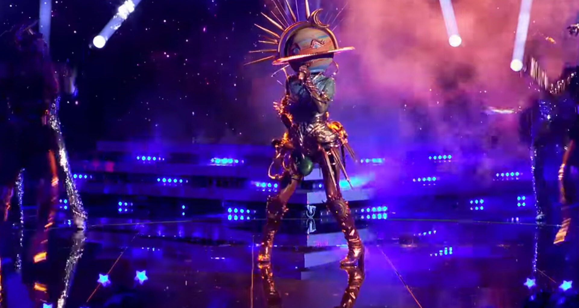 Masked Singer fans are convinced Galaxy Girl is Ashlee Simpson after spotting 5 tell-tale clues