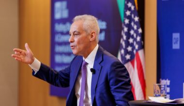 Rahm Emanuel leans on Chicago experience as he pitches school reform