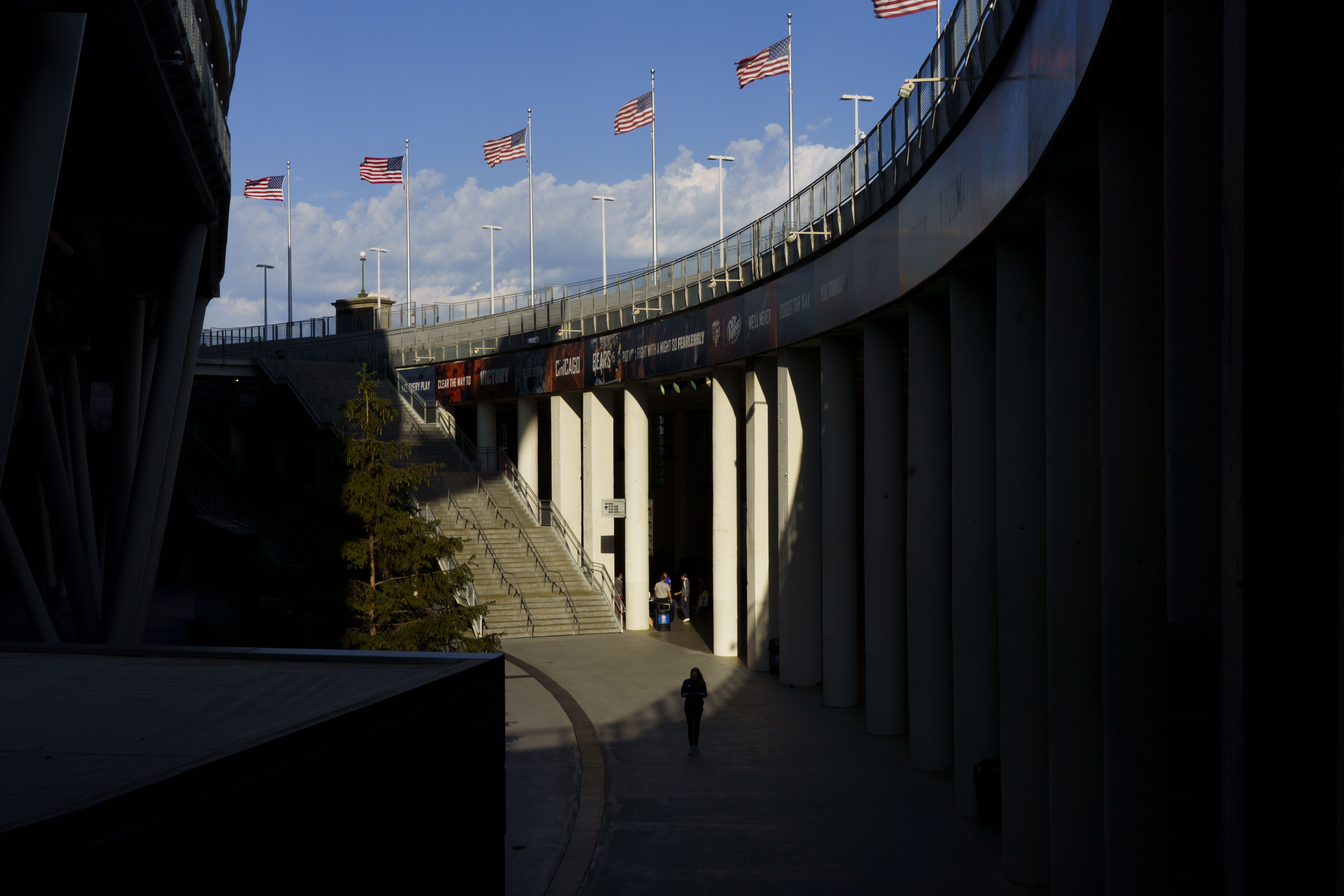 Fans make their way into Soldier Field before the Chicago...