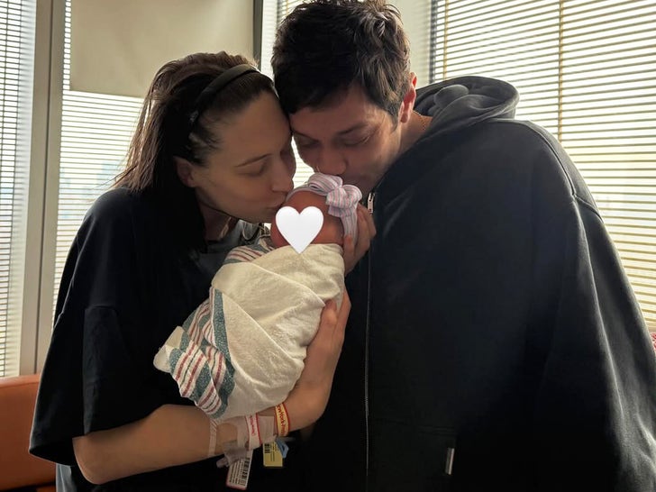 Pete Davidson's GF Elsie Hewitt Gives Birth