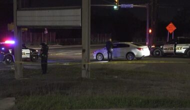 Man injured after shots fired into vehicle in northeast San Antonio, police say