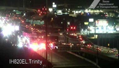 Fatal crash halts East Loop 820 in Fort Worth; driver dies after vehicle overturns, police say