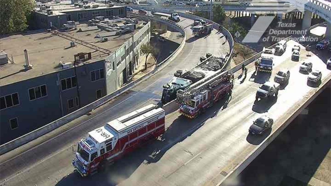 Overturned 18-wheeler shuts down Finesilver Curve connector ramp in downtown San Antonio