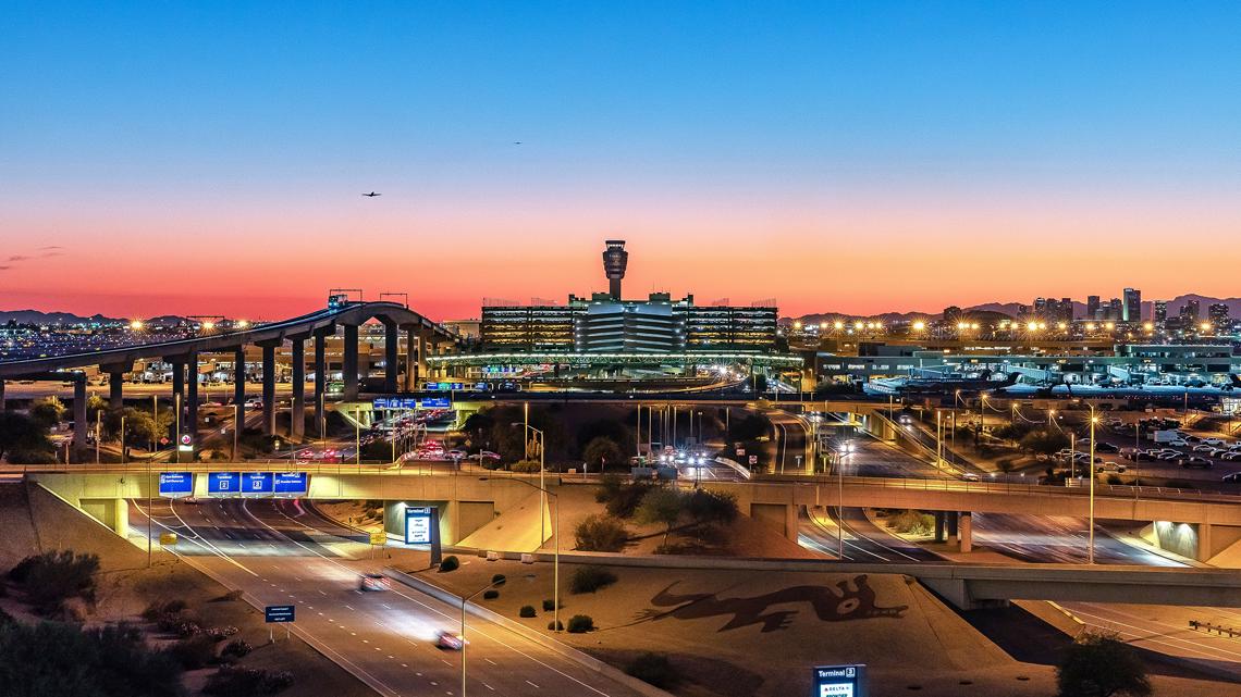 Ground stop issued for Sky Harbor Airport, lots of delays expected