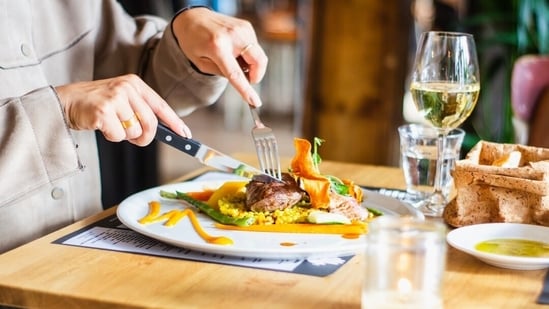 Try out Dr London's recommendations to build healthier eating habits!(Unsplash)