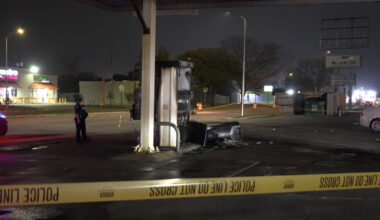 Police searching for suspects after fight leads to shooting at southeast Houston gas station