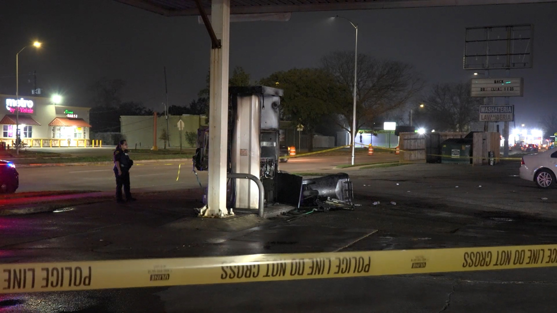 Police searching for suspects after fight leads to shooting at southeast Houston gas station