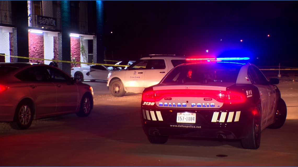 1 person killed during attempted robbery near downtown Dallas, officials say