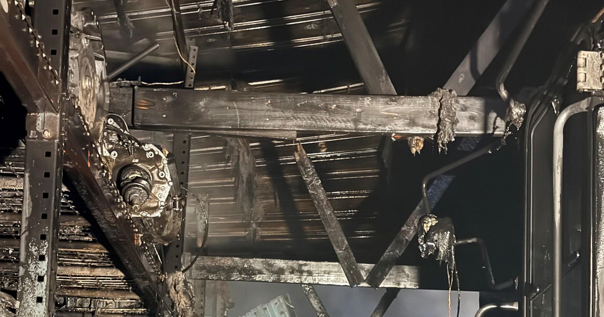 Fire rips through commercial building in unincorporated Elgin, Illinois