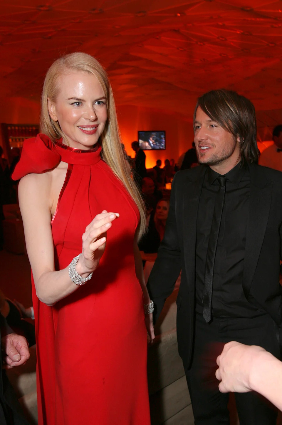 Nicole Kidman and Keith Urban during 2007 Vanity Fair Oscar Party Hosted by Graydon Carter - Inside at Mortons in West Hollywood, California, United States. (Photo by E. Charbonneau/WireImage for Vanity Fair Magazine)
