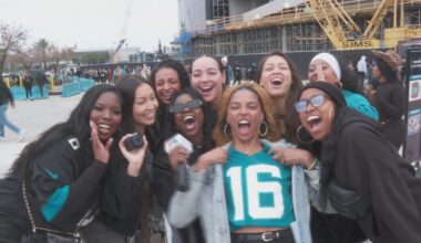 Chants of 'Duuuval' fill Downtown Jacksonville after Jaguars clinch division title