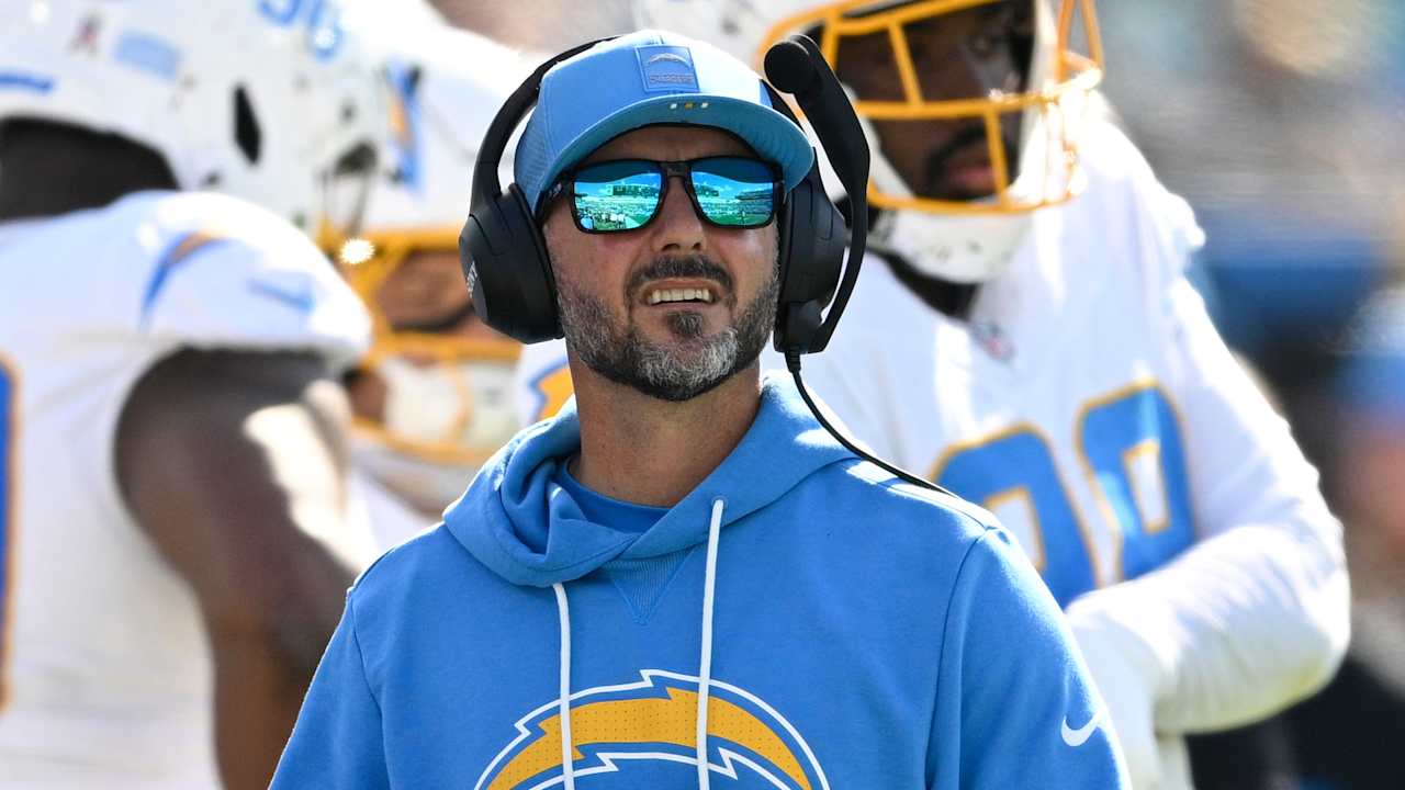 Ravens hire Chargers defensive coordinator Jesse Minter as next head coach