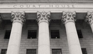 Suspected getaway driver tied to LA, OC robberies takes a plea deal – Daily News