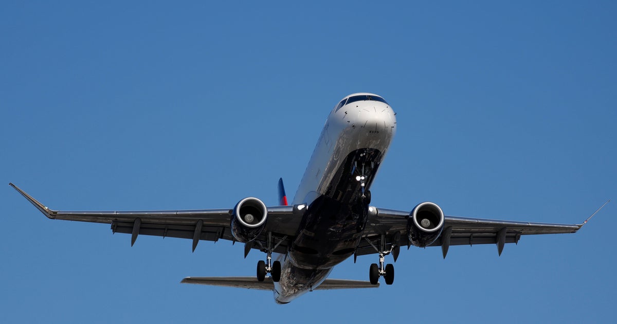 Delta flight from Detroit to Chicago's Midway Airport arrived safely after cracked windshield found