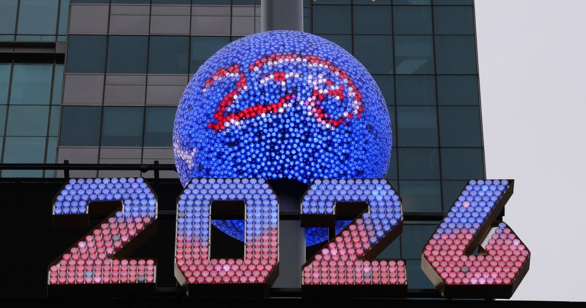 What's open on New Year's Day 2026? Here are open stores, restaurants and fast-food chains.