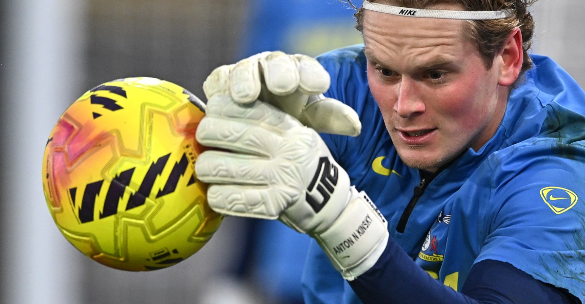 REPORT: West Ham close to agreement for Antonin Kinsky loan with option