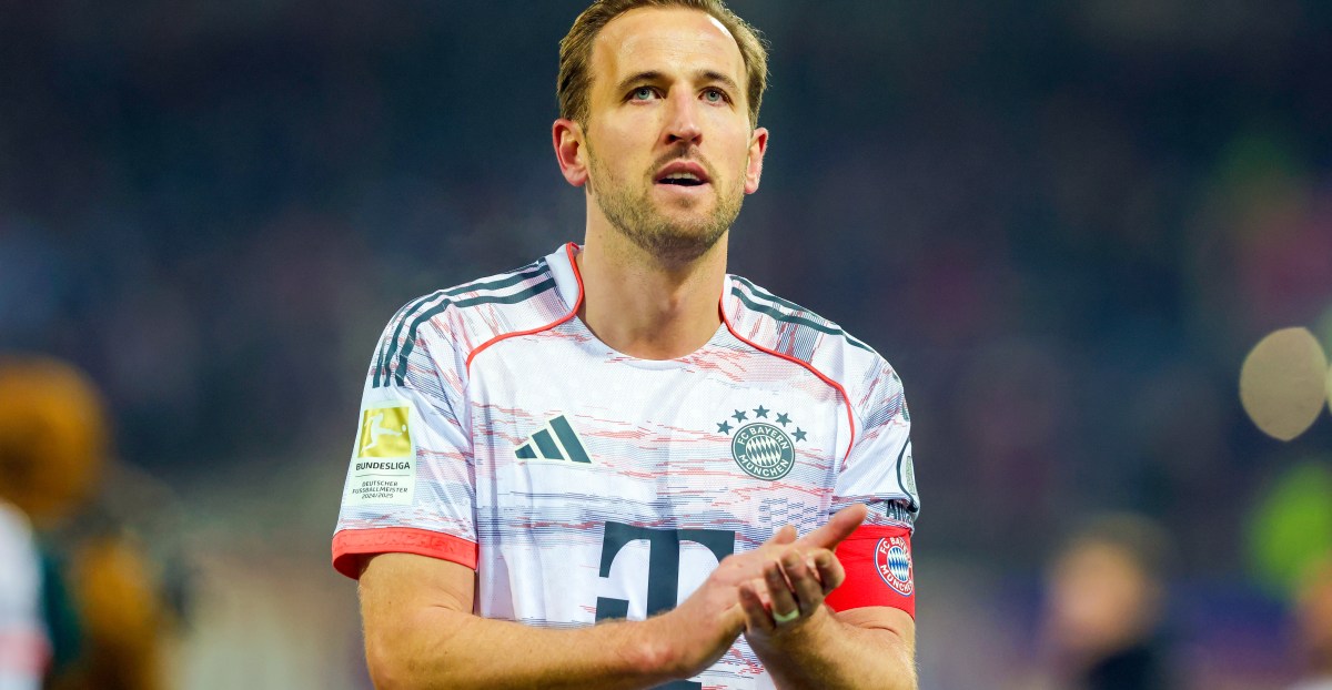 FC Bayern smashed Wolfsburg 8-1