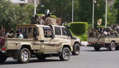 Saudi-backed forces move to capture key Yemeni city as crisis with UAE deepens