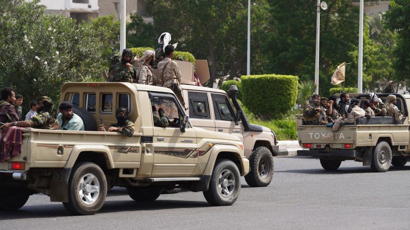 Saudi-backed forces move to capture key Yemeni city as crisis with UAE deepens