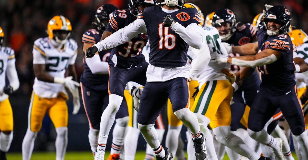 Lions News: Former Detroit captain signs to Bears active roster for playoffs