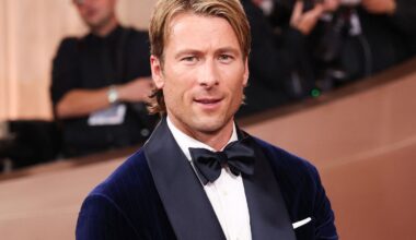 Glen Powell reveals why he's 'walking a little weird' at Golden Globes 2026