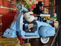 Daylight, main cameras, 2x: vivo X300 Pro - 48mm, f/1.6, ISO 166, 1/100s (4096x3072px) - Honor Magic8 Pro vs. Oppo Find X9 Pro vs. vivo X300 Pro