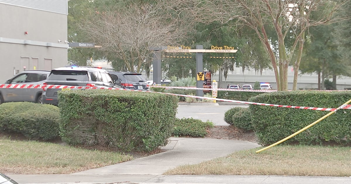 Police investigate reported shooting at McDonald’s near River City Marketplace – Action News Jax