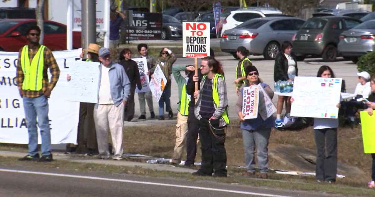 Dozens protest against ICE’s presence in Jacksonville  – Action News Jax