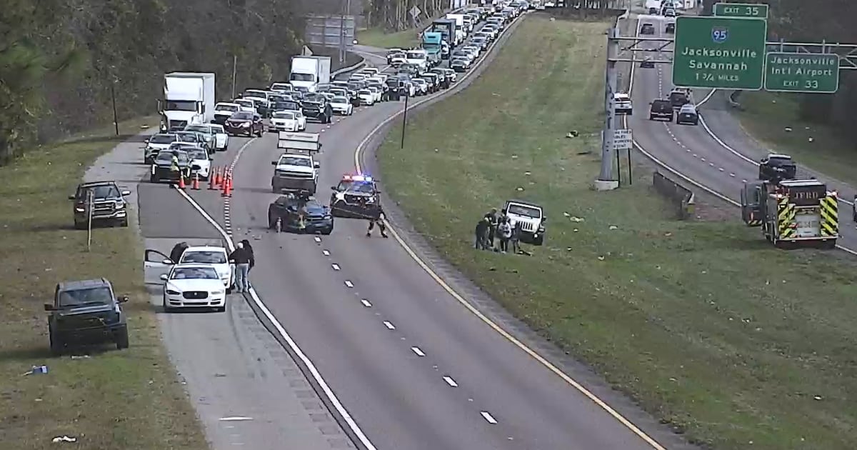 Crash blocks lanes on I-295 W South near Duval Road – Action News Jax